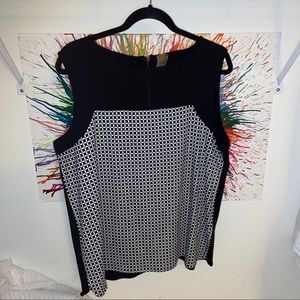 Anne Klein sleeveless top. Black and white top